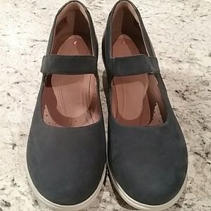 CLARKS UNSTRUCTURED wedge size 9